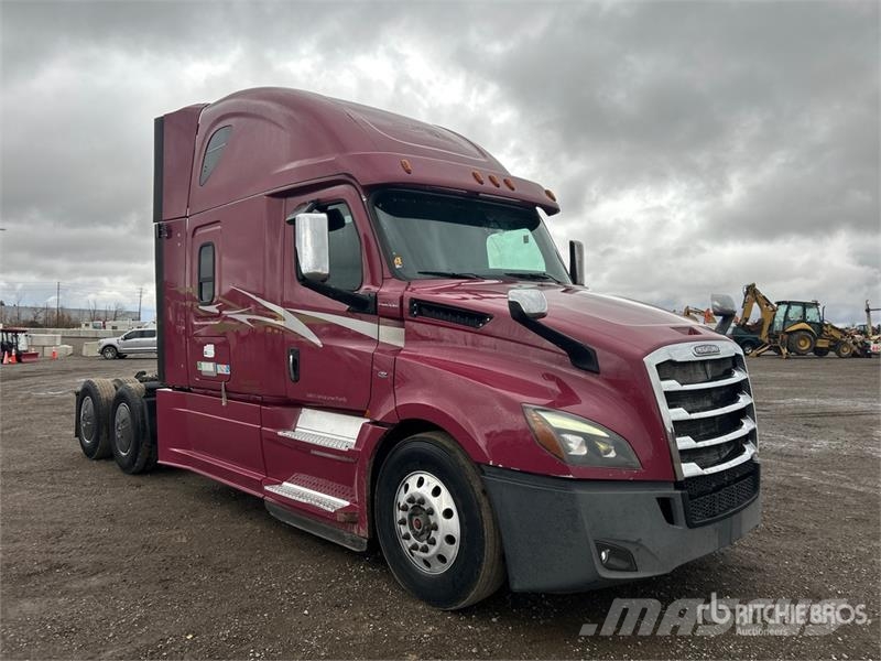 Freightliner Cascadia 126 6x4 T/A Sleeper Truck Tractor Cavalos mecânicos
