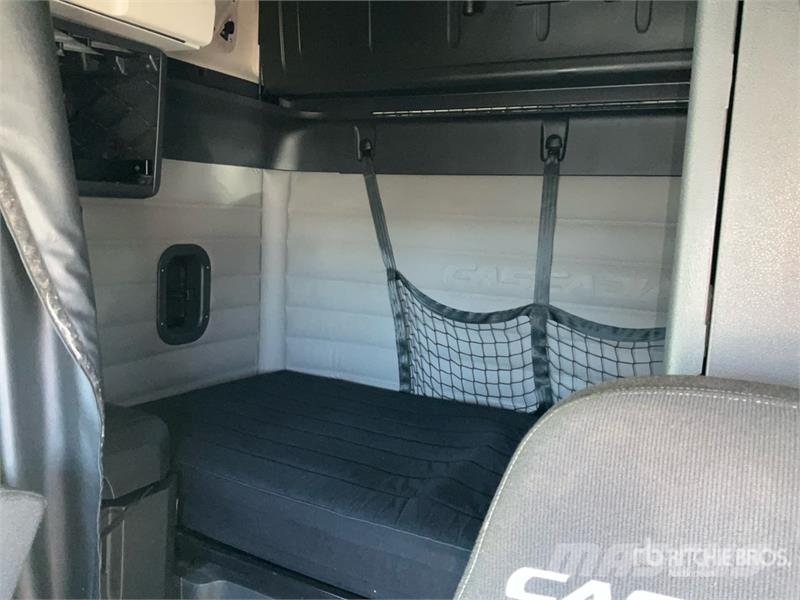 Freightliner Cascadia 126 6x4 T/A Sleeper Truck Tractor Тягачі