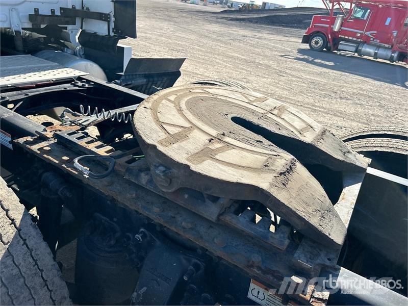 Freightliner Cascadia 126 وحدات الجر