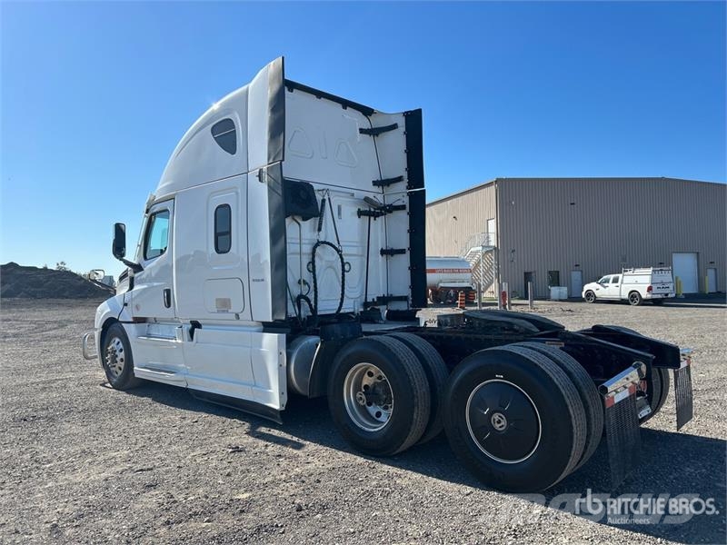 Freightliner Cascadia 126 Trekkers