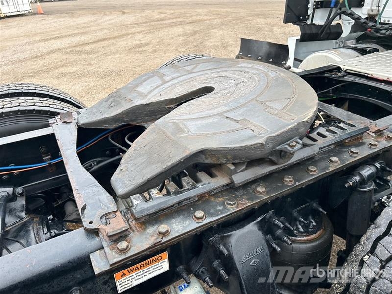 Freightliner Cascadia 126 وحدات الجر