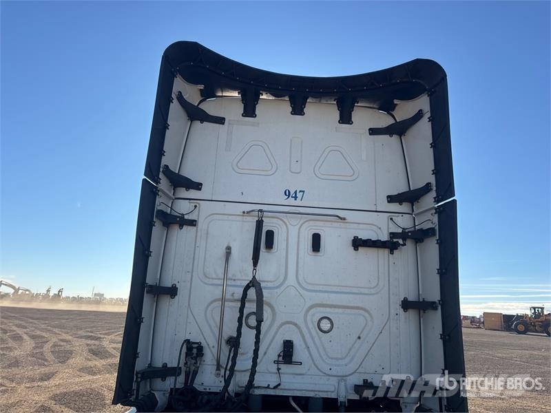 Freightliner Cascadia 126 وحدات الجر