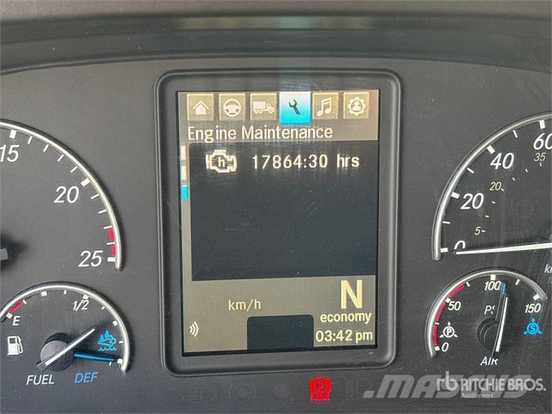 Freightliner Cascadia 126 Truck Tractor Units