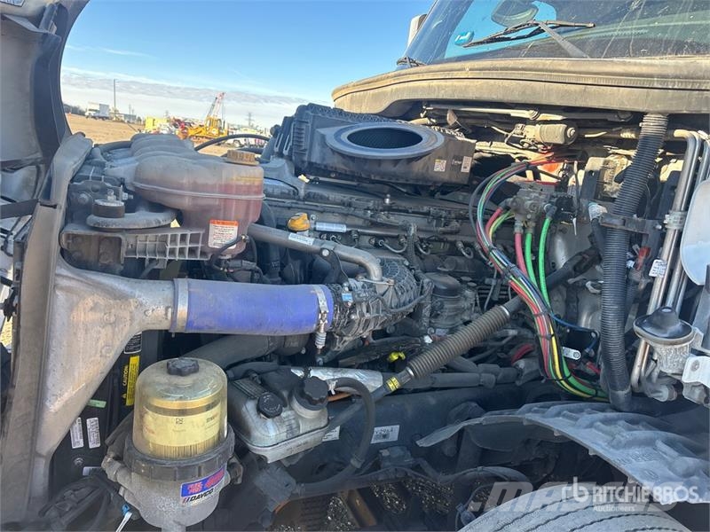 Freightliner Cascadia 126 وحدات الجر