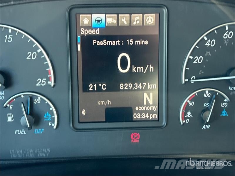Freightliner Cascadia 126 وحدات الجر