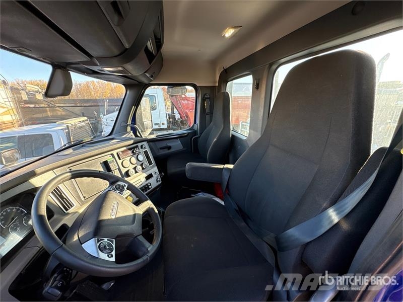 Freightliner Cascadia 126 Sadulveokid
