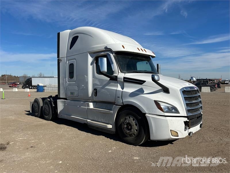 Freightliner Cascadia 126 6x4 T/A Sleeper Truck Tractor Sattelzugmaschinen