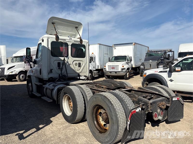 Freightliner Cascadia 125 Truck Tractor Units