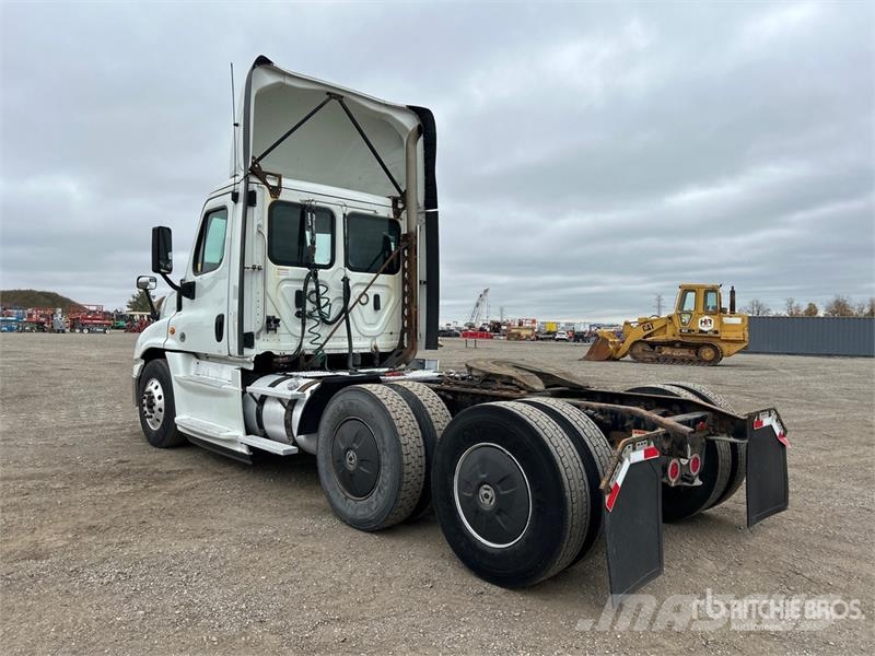 Freightliner Cascadia 125 Седельные тягачи