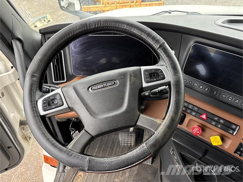 Freightliner Cascadia 126 Prime Movers