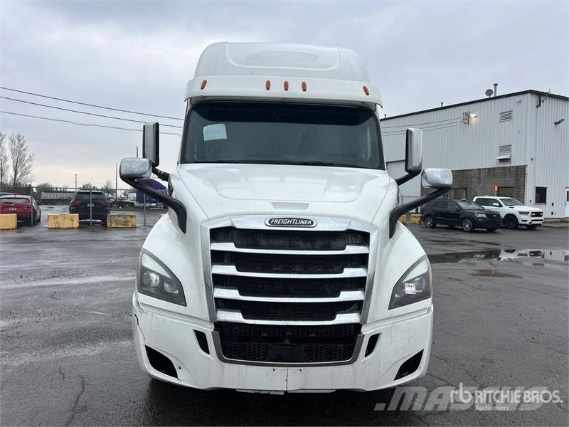 Freightliner Cascadia 116 Truck Tractor Units