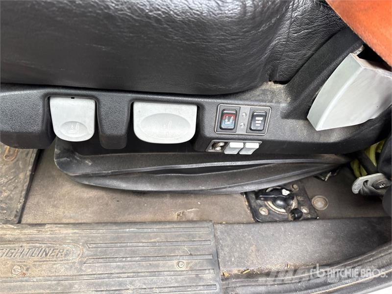 Freightliner Cascadia 126 6x4 T/A Sleeper Truck Tractor Sattelzugmaschinen