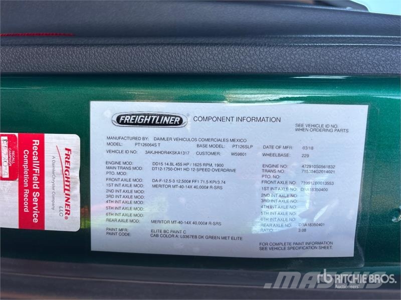 Freightliner Cascadia 126 6x4 T/A Sleeper Truck Tractor وحدات الجر