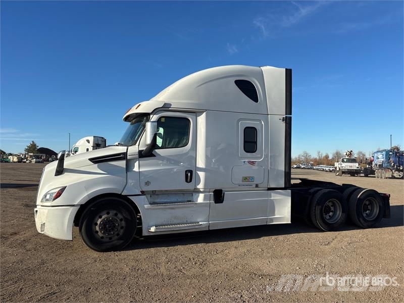 Freightliner Cascadia 126 6x4 T/A Sleeper Truck Tractor Влекачи