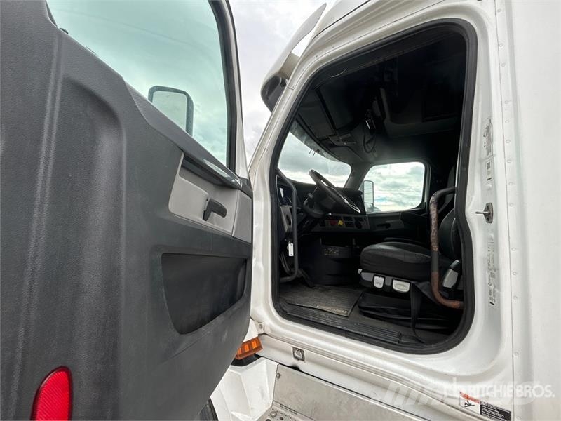 Freightliner Cascadia 126 6x4 T/A Sleeper Truck Tractor Motrici e Trattori Stradali