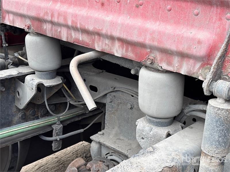 Freightliner Cascadia 126 6x4 T/A Sleeper Truck Tractor Truck Tractor Units