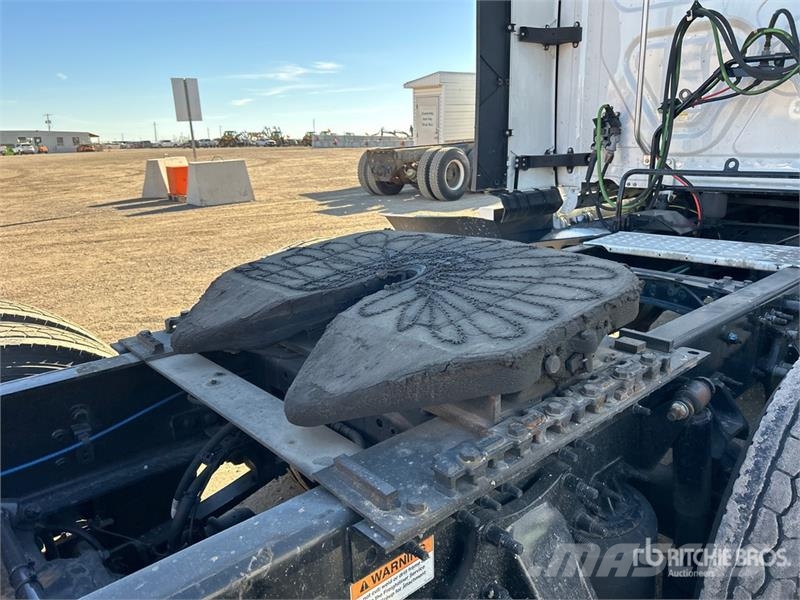 Freightliner Cascadia 126 وحدات الجر