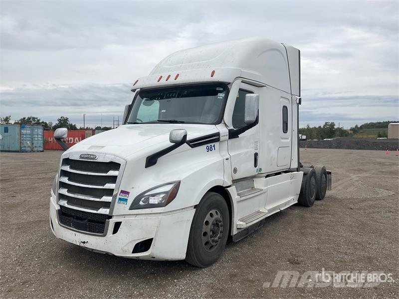 Freightliner Cascadia 126 6x4 T/A Sleeper Truck Tractor Traktorske jedinice