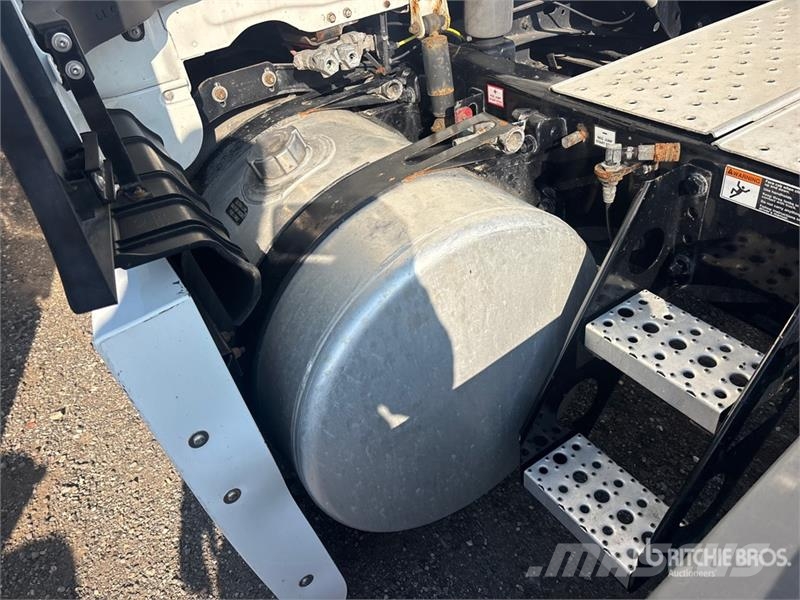 Freightliner Cascadia 126 Naudoti vilkikai
