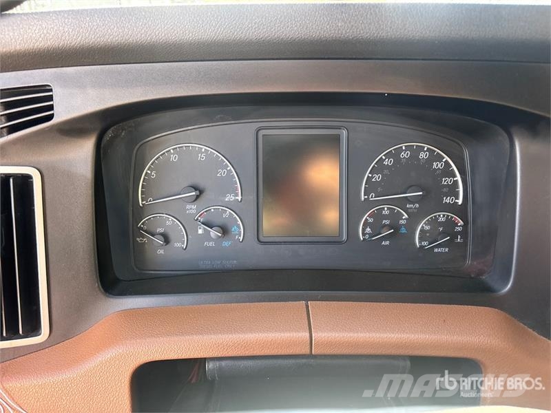 Freightliner Cascadia 126 Тягачі