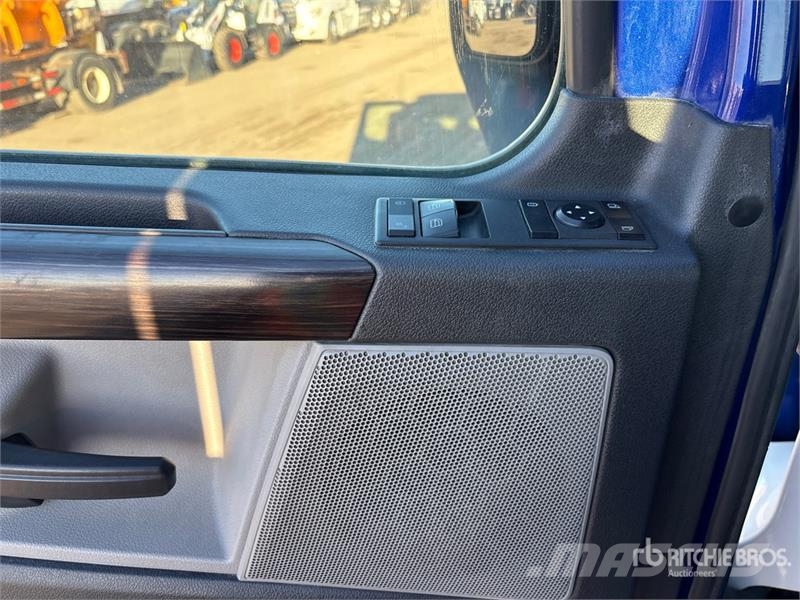 Freightliner Cascadia 126 Sadulveokid