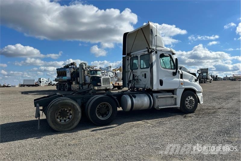 Freightliner Cascadia 125 وحدات الجر