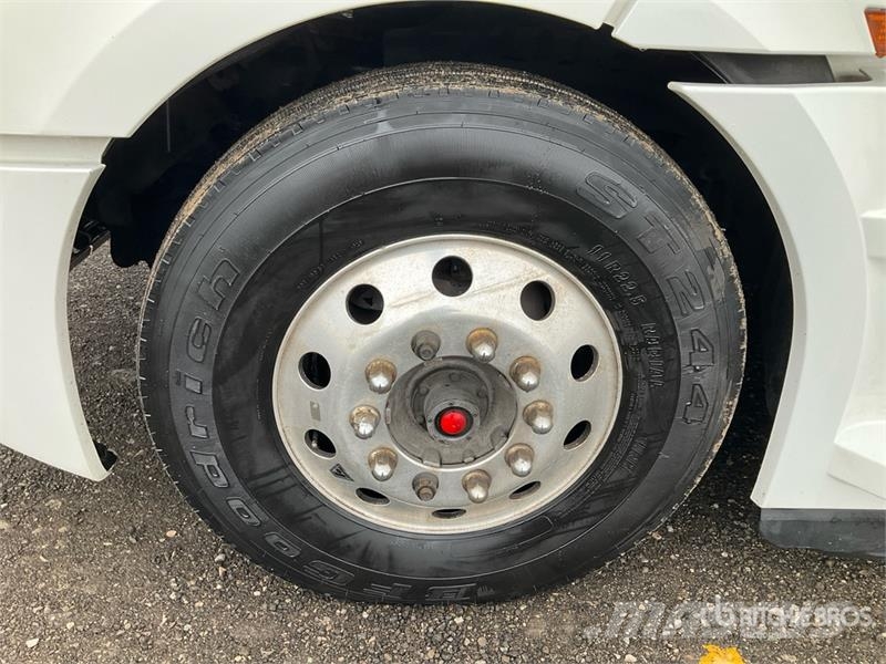 Freightliner Cascadia 126 Vetopöytäautot
