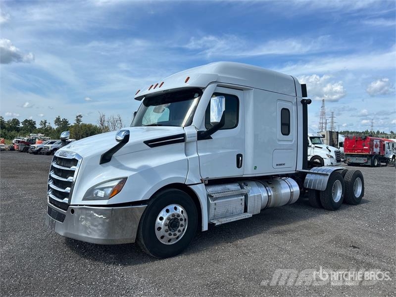Freightliner Cascadia 126 6x4 T/A Sleeper Truck Tractor 曳引機組件