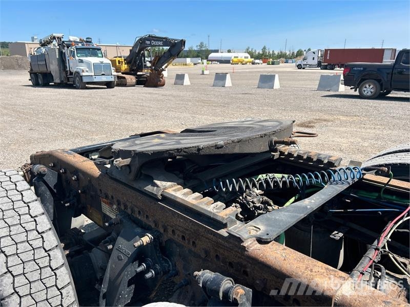 Freightliner Cascadia 126 Tractor Units