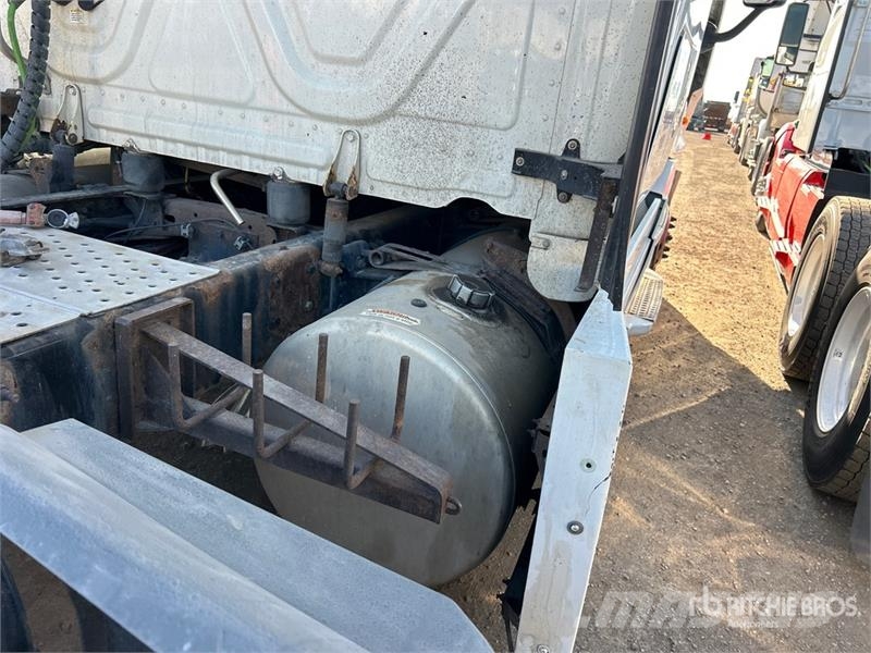 Freightliner Cascadia 125 6x4 T/A Sleeper Truck Tractor Truck Tractor Units