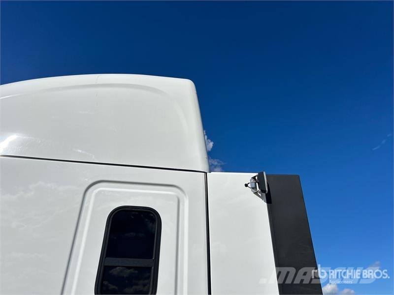 Freightliner Cascadia 126 وحدات الجر