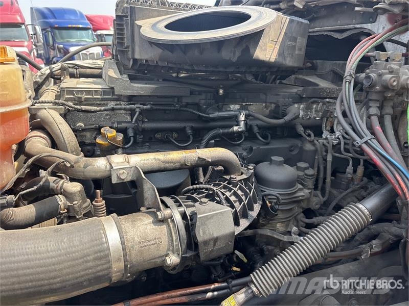 Freightliner Cascadia 126 6x4 T/A Sleeper Truck Tractor (Inoper Autotractoare