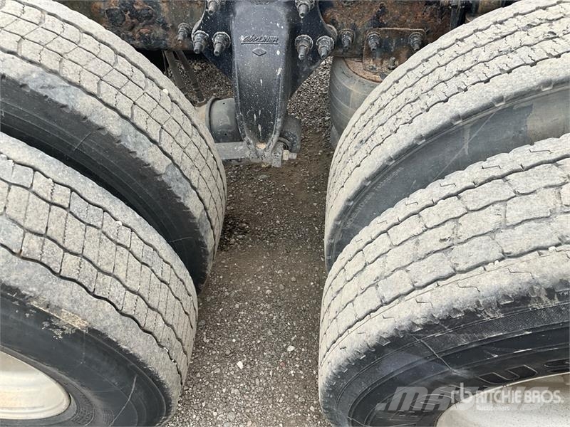 Freightliner Cascadia 126 6x4 T/A Sleeper Truck Tractor Motrici e Trattori Stradali