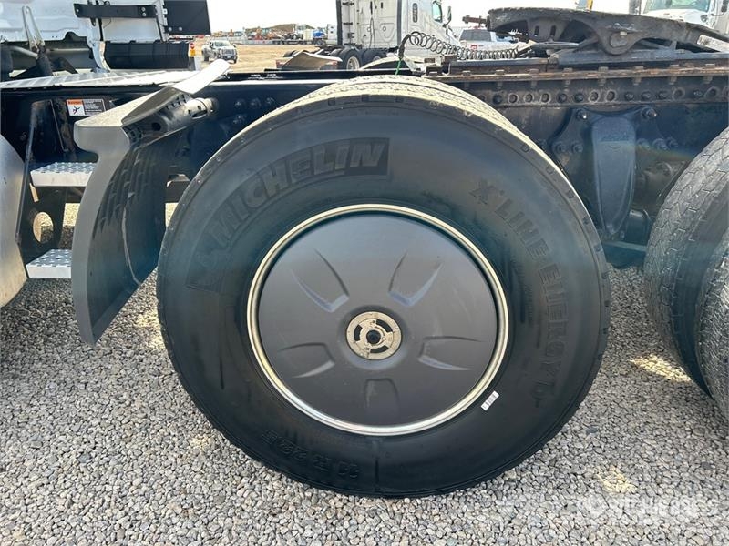 Freightliner Cascadia 126 وحدات الجر