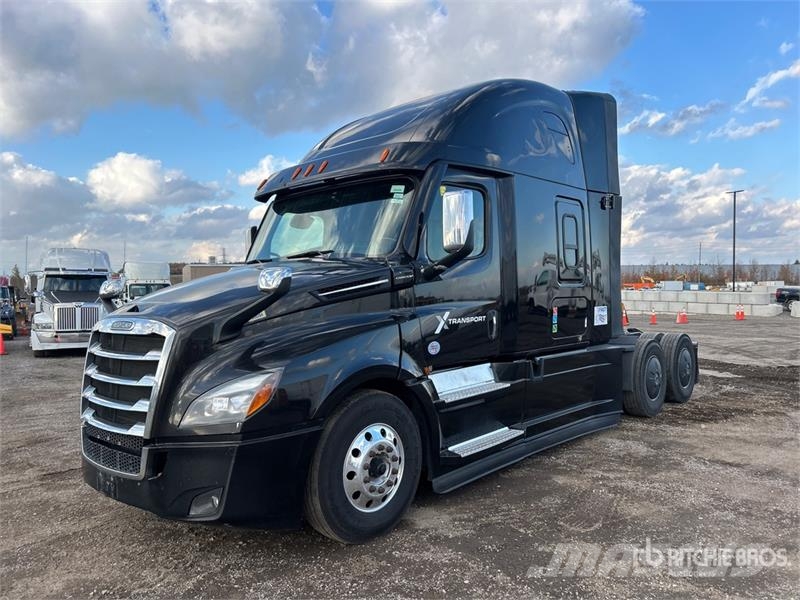 Freightliner Cascadia 126 6x4 T/A Sleeper Truck Tractor Trekkers