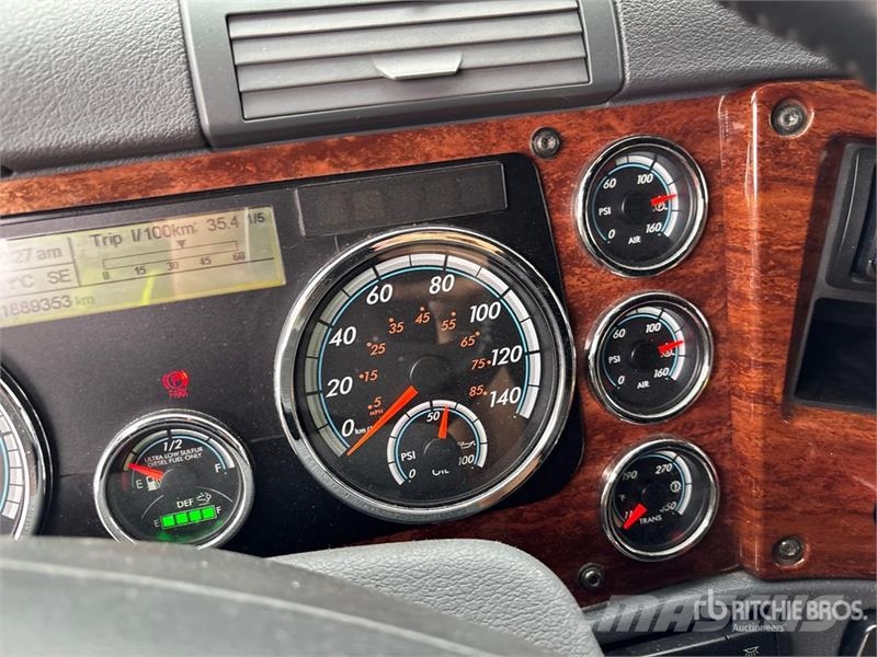 Freightliner Cascadia 125 6x4 T/A Sleeper Truck Tractor Prime Movers