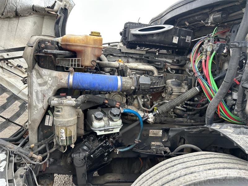 Freightliner Cascadia 126 6x4 T/A Sleeper Truck Tractor 曳引機組件
