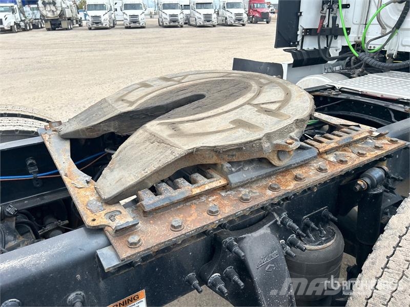Freightliner Cascadia 126 وحدات الجر