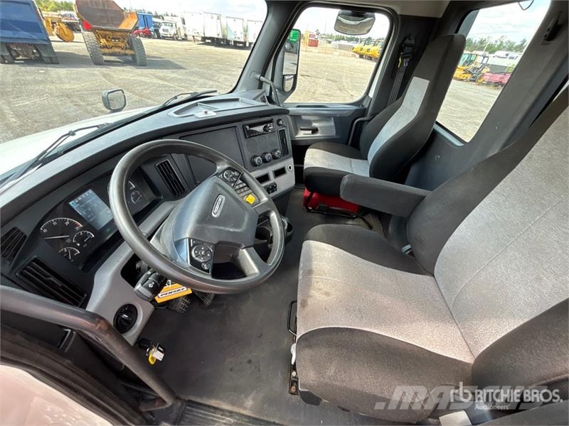 Freightliner Cascadia 126 Vilcēji