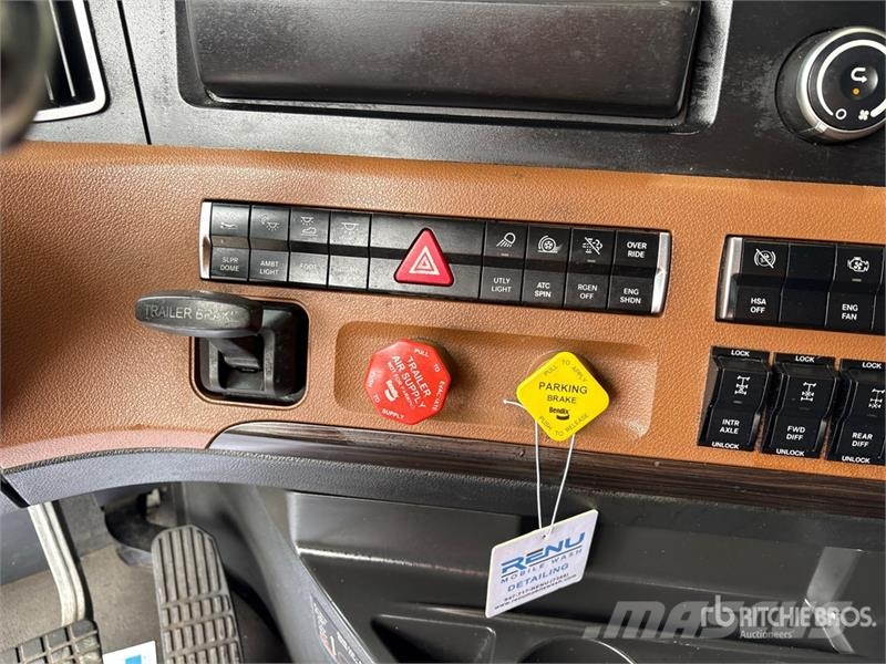 Freightliner Cascadia 126 Prime Movers