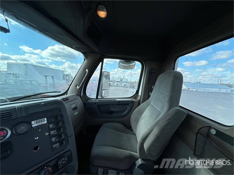 Freightliner Cascadia 125 وحدات الجر