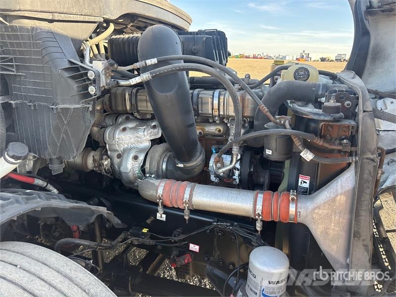 Freightliner Cascadia 126 Vetopöytäautot