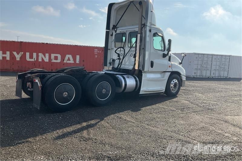 Freightliner Cascadia 125 Седельные тягачи