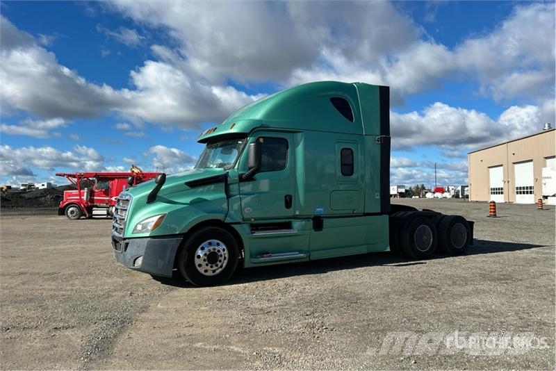 Freightliner Cascadia 126 6x4 T/A Sleeper Truck Tractor Nyergesvontatók