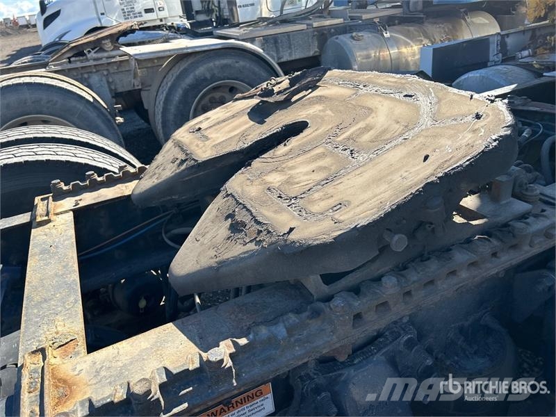 Freightliner Cascadia 126 6x4 T/A Sleeper Truck Tractor Cabezas tractoras