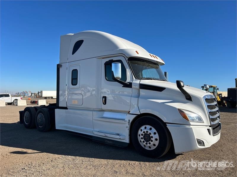 Freightliner Cascadia 126 6x4 T/A Sleeper Truck Tractor Sattelzugmaschinen