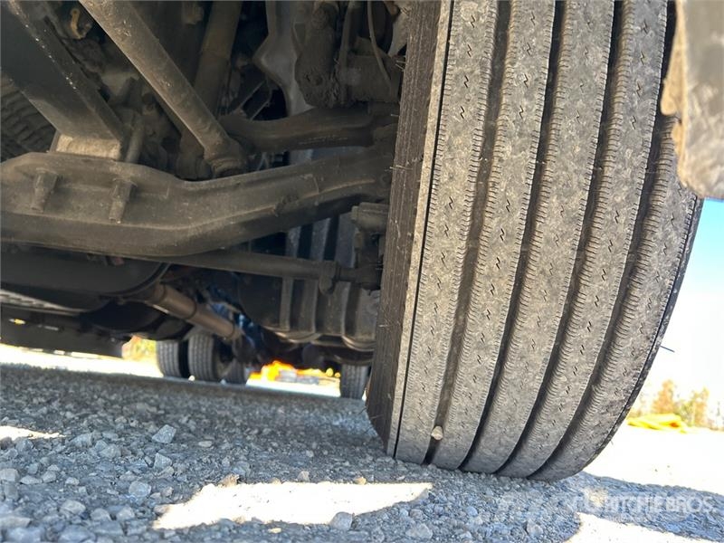Freightliner Cascadia 126 6x4 T/A Sleeper Truck Tractor وحدات الجر