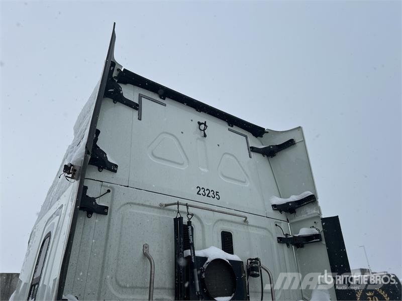 Freightliner Cascadia 125 Тягачі