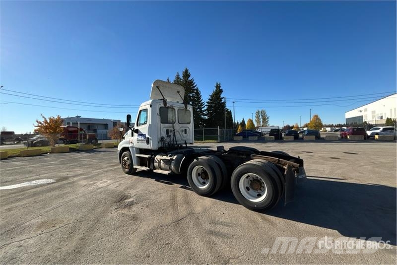 Freightliner Cascadia 125 وحدات الجر