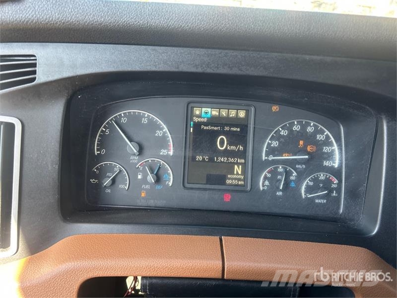 Freightliner Cascadia 126 6x4 T/A Sleeper Truck Tractor Trækkere